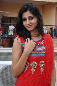 Model Shamili at Hiya Designer Jewellery Extended Showroon