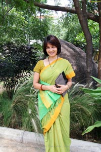 Amala Akkineni High Definition Photos in Saree