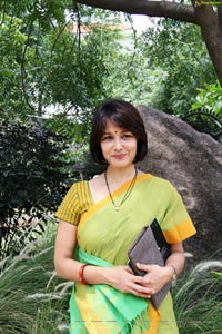 Amala Akkineni High Definition Photos in Saree