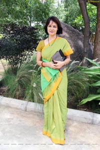 Amala Akkineni High Definition Photos in Saree