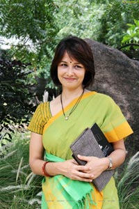 Amala Akkineni High Definition Photos in Saree