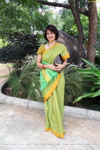 Amala Akkineni High Definition Photos in Saree