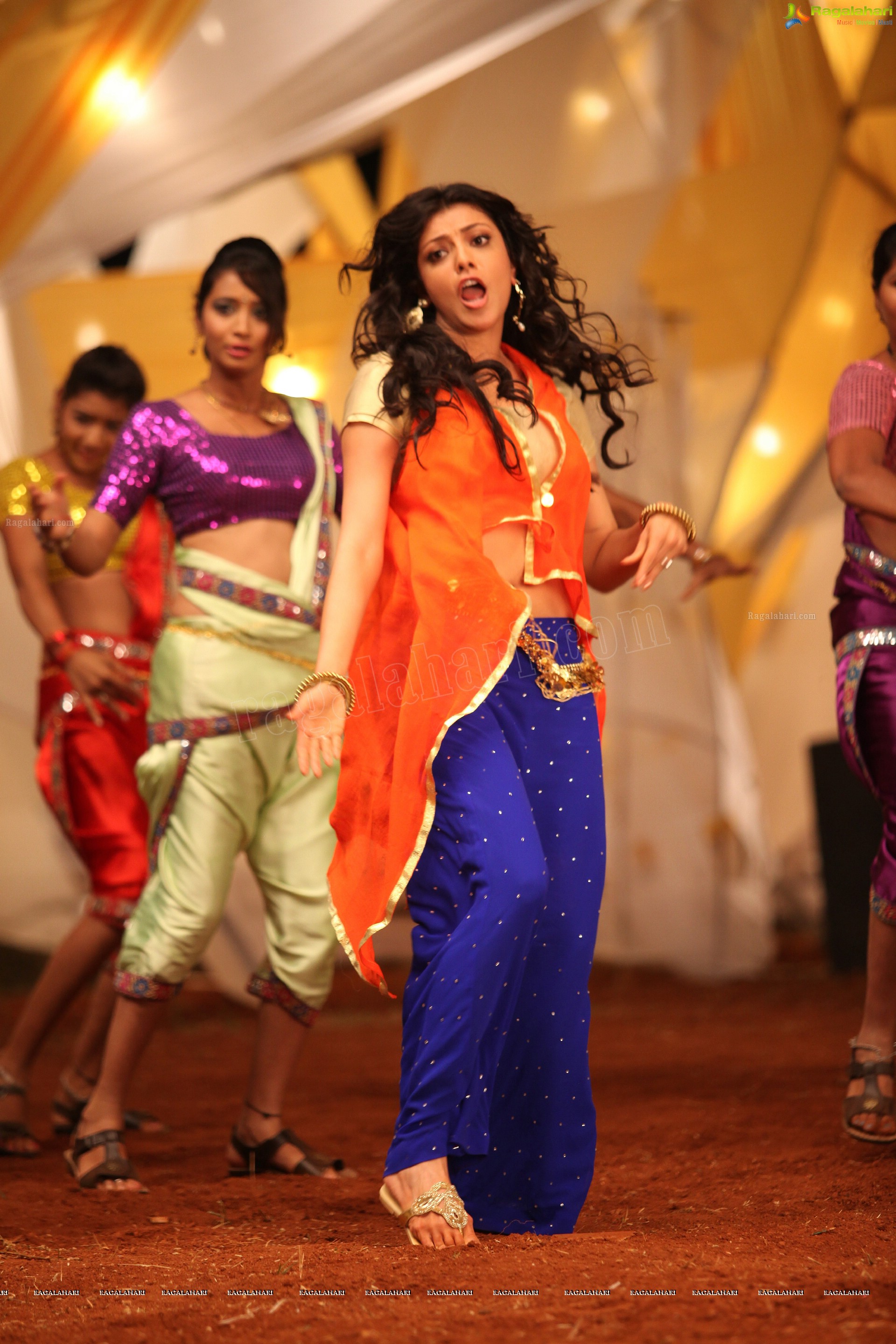 Kajal Aggarwal Dancing Stills From Sarocharu Movie, Super High Definition Photos
