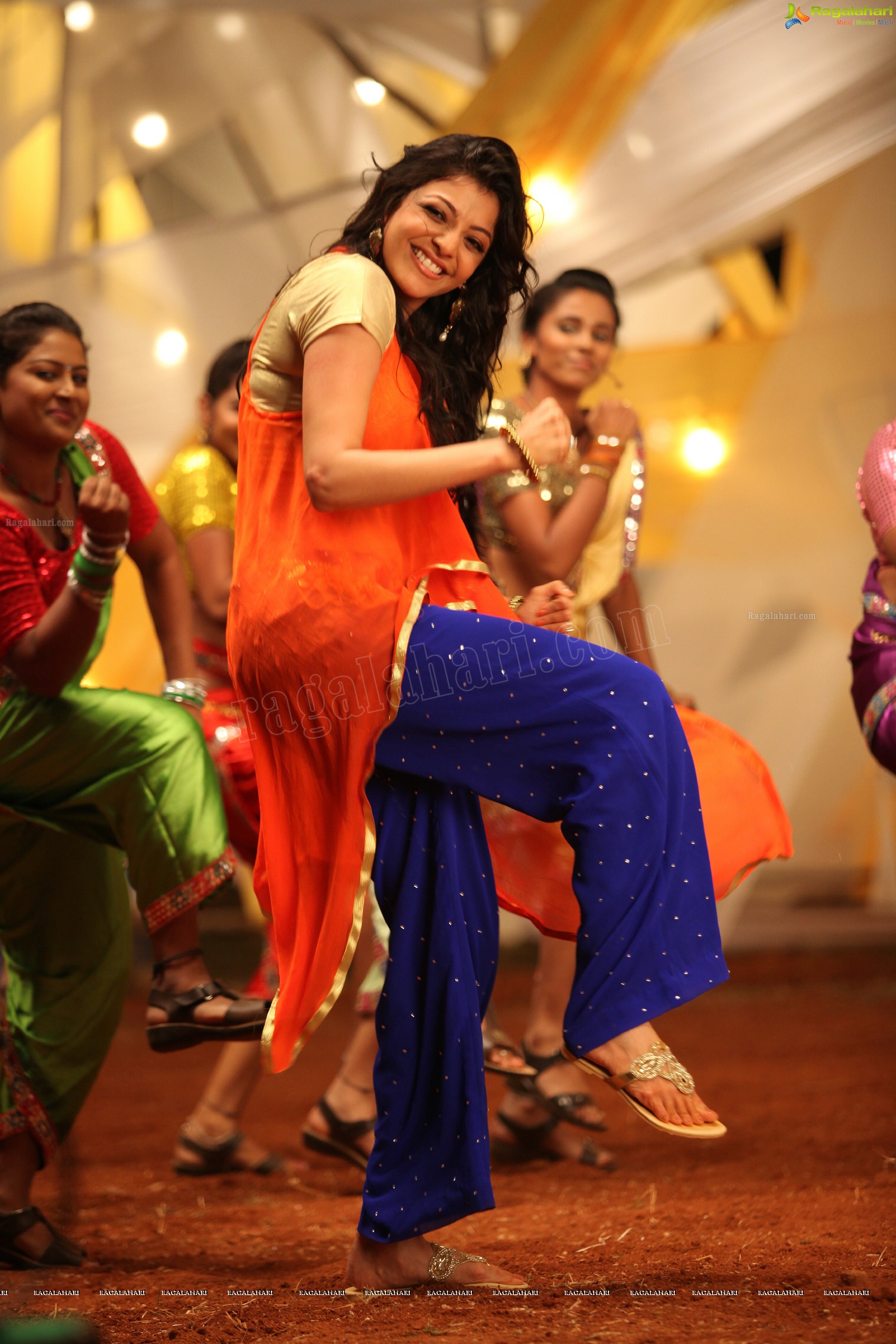 Kajal Aggarwal Dancing Stills From Sarocharu Movie, Super High Definition Photos