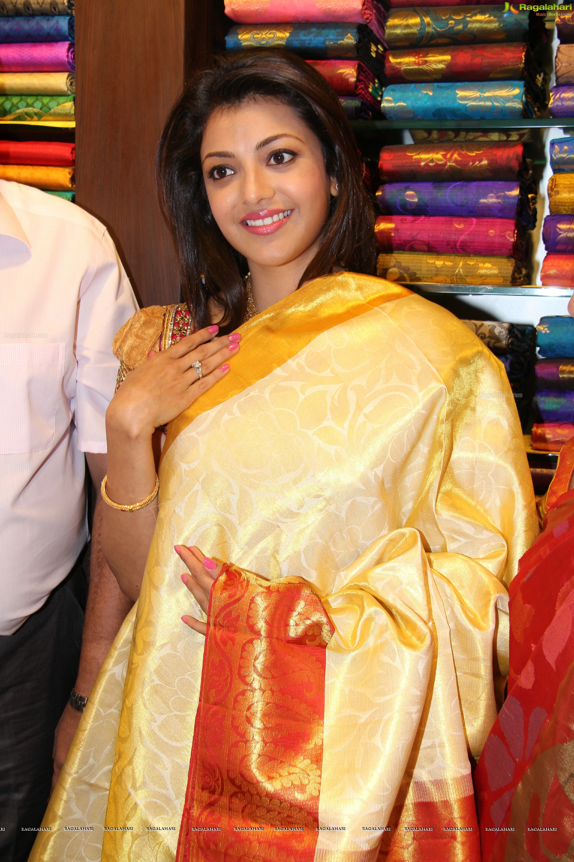 Kajal Aggarwal at Chennai Shopping Mall, Hyderabad - Super HD Gallery, Images