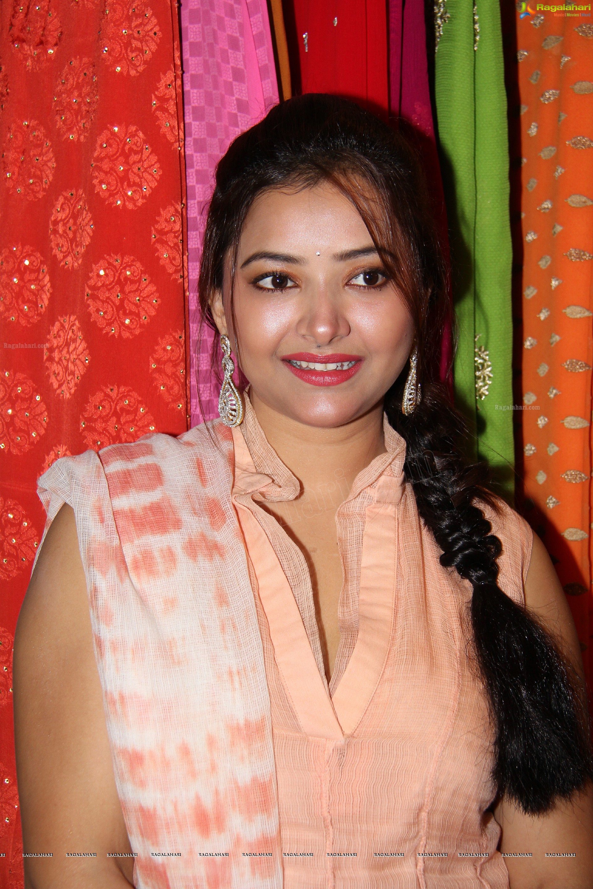 Swetha Basu Prasad - HD Gallery