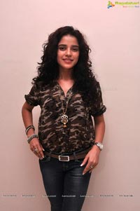 Dalam Heroine Pia Bajpai