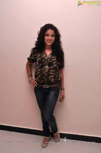 Dalam Heroine Pia Bajpai