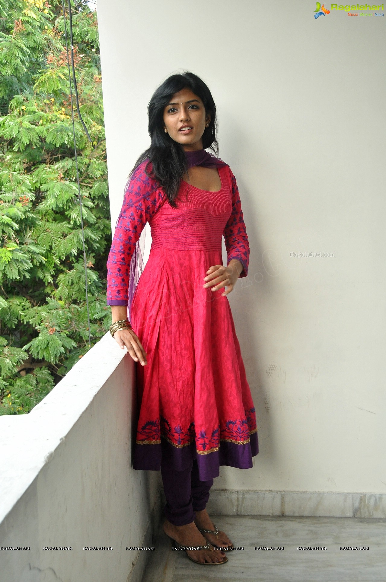 Eesha Rebba at Anthaka Mundu Aa Taruvatha Platinum Disc