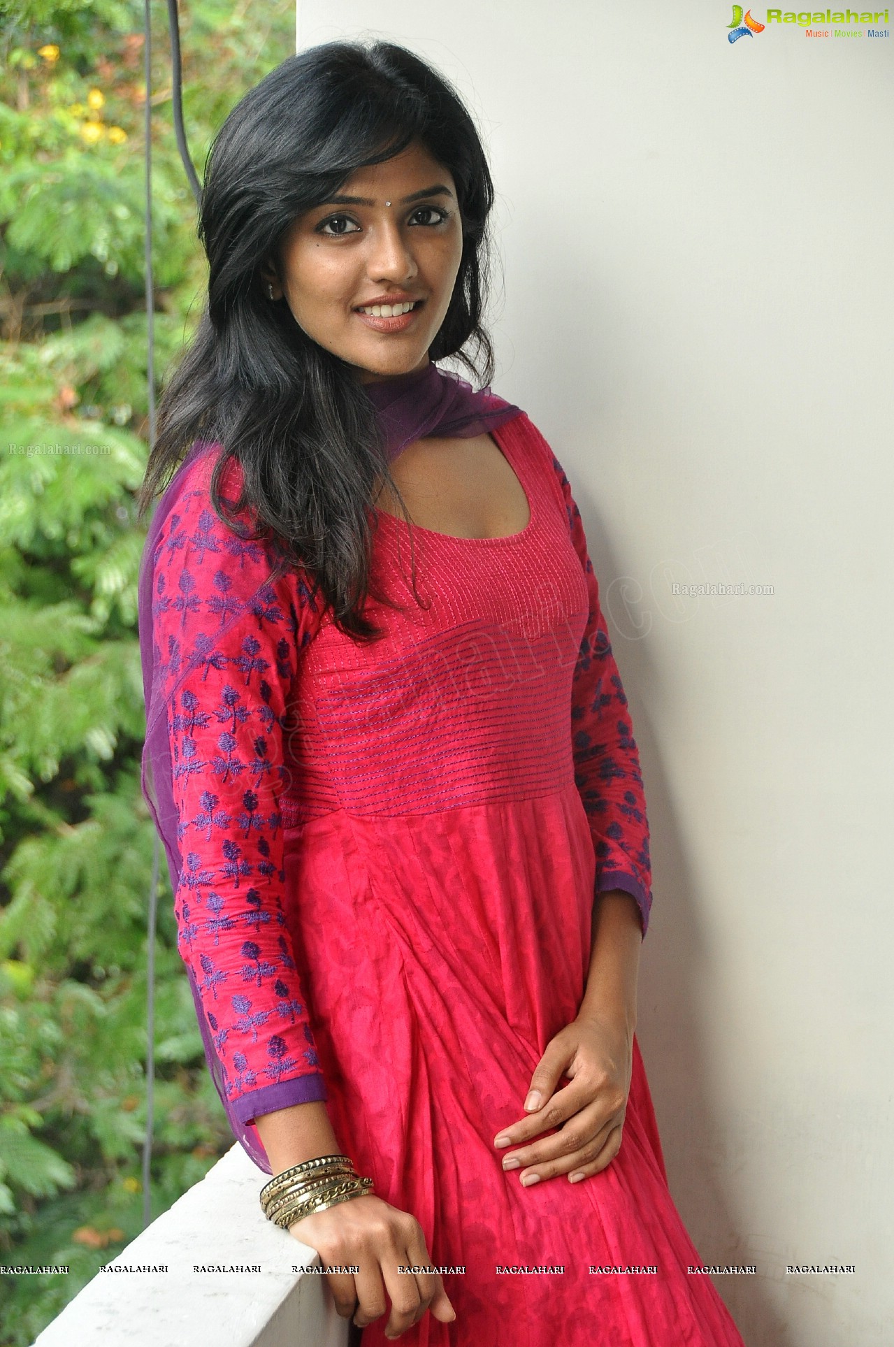 Eesha Rebba at Anthaka Mundu Aa Taruvatha Platinum Disc