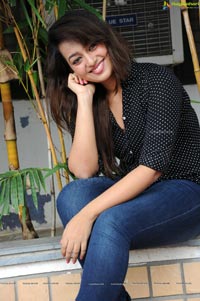 Ester Noronha @ Nenem Chinna Pillanaa Audio Release