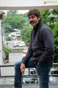 Jagapathi Babu posing with Old Beard