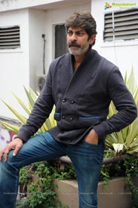 Jagapathi Babu posing with Old Beard