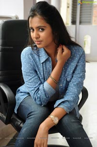 Manasa Himavarsha Photo Gallery