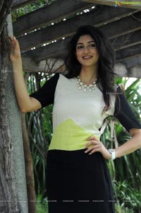 Tanvi Vyas @ Nenem Chinna Pillanaa