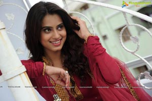 Yaaruda Mahesh Heroine Dimple Chopade Photos