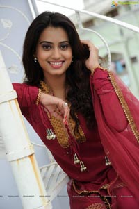 Yaaruda Mahesh Heroine Dimple Chopade Photos