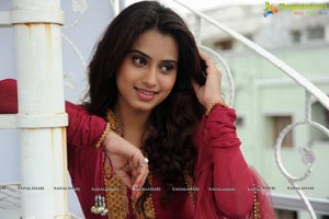 Yaaruda Mahesh Heroine Dimple Chopade Photos