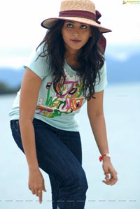 Anushka in Billa Hot