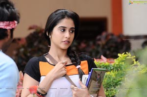 Heroine Regina HD Photos