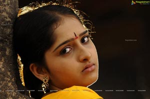 Sanusha Santhosh in Half Saree