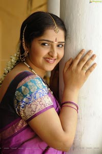 Tamil Actress Sanusha Santhosh
