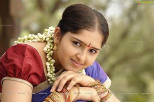 Tamil Actress Sanusha Santhosh