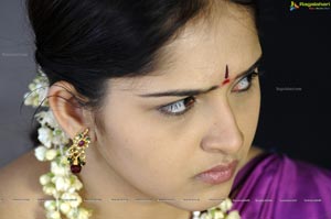 Tamil Actress Sanusha Santhosh