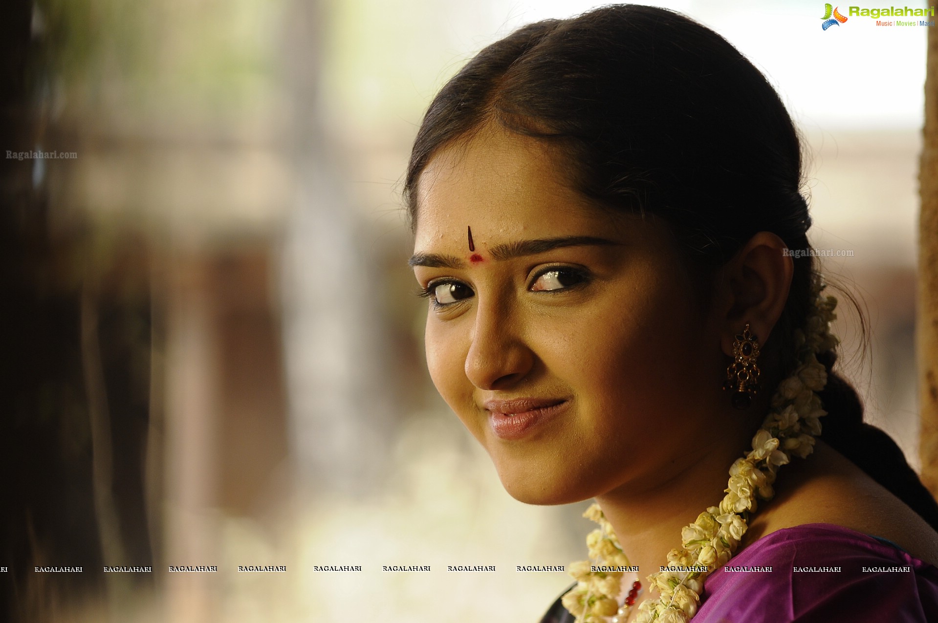 Sanusha Santhosh (High Definition)