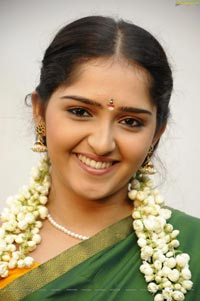 Tamil Actress Sanusha Santhosh