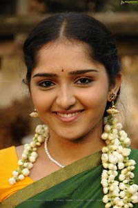 Tamil Actress Sanusha Santhosh