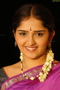 Tamil Actress Sanusha Santhosh