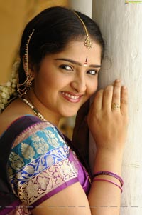 Tamil Actress Sanusha Santhosh