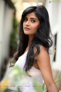 Model Devayani