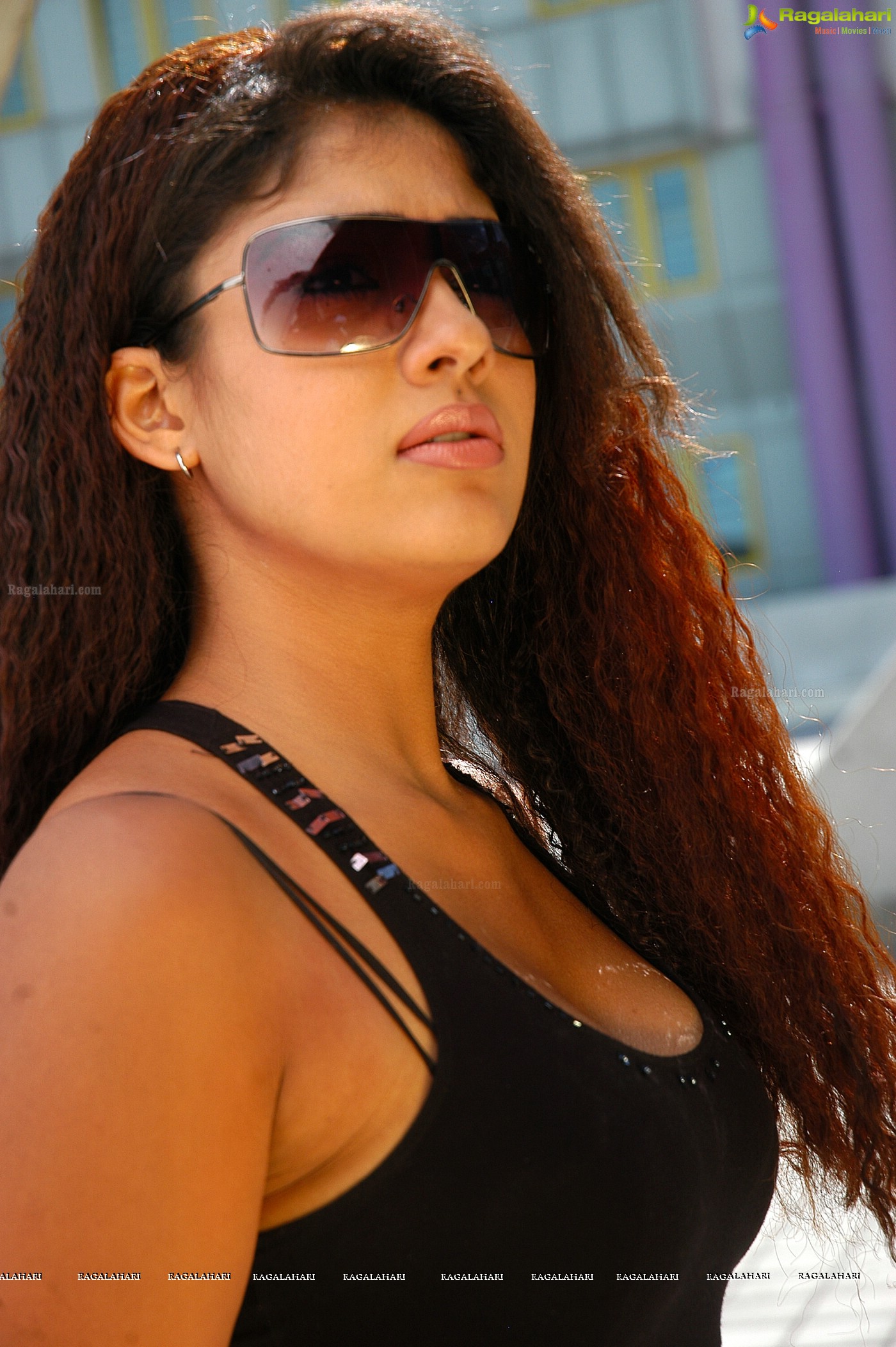 Nayanthara Stills in Dubai Seenu, HD Gallery