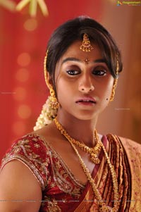 Regina Cassandra Close Up Photos