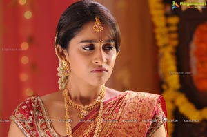 Regina Cassandra Close Up Photos