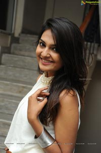 Heroine Neha Deshpande