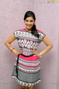 Heroine Priya Anduluri