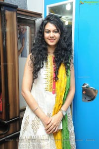 Kamna in Churidhar