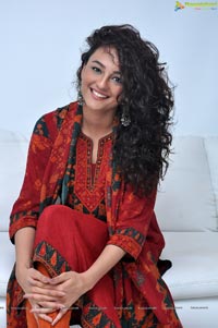 Mumbai Model Seerat Kapoor