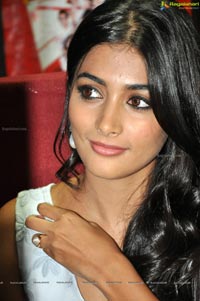 Oka Laila Kosam Pooja Hegde