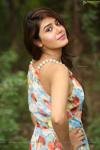 Aarti Chhikara Photos