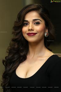 Aparna Bajpai Photos