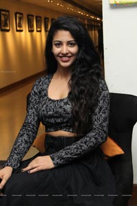 Daksha Nagarkar Photos