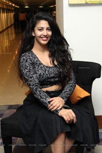 Daksha Nagarkar Photos