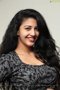 Daksha Nagarkar Photos