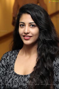 Daksha Nagarkar Photos