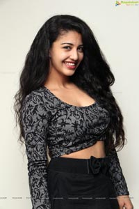 Daksha Nagarkar Photos