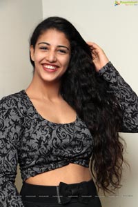 Daksha Nagarkar Photos